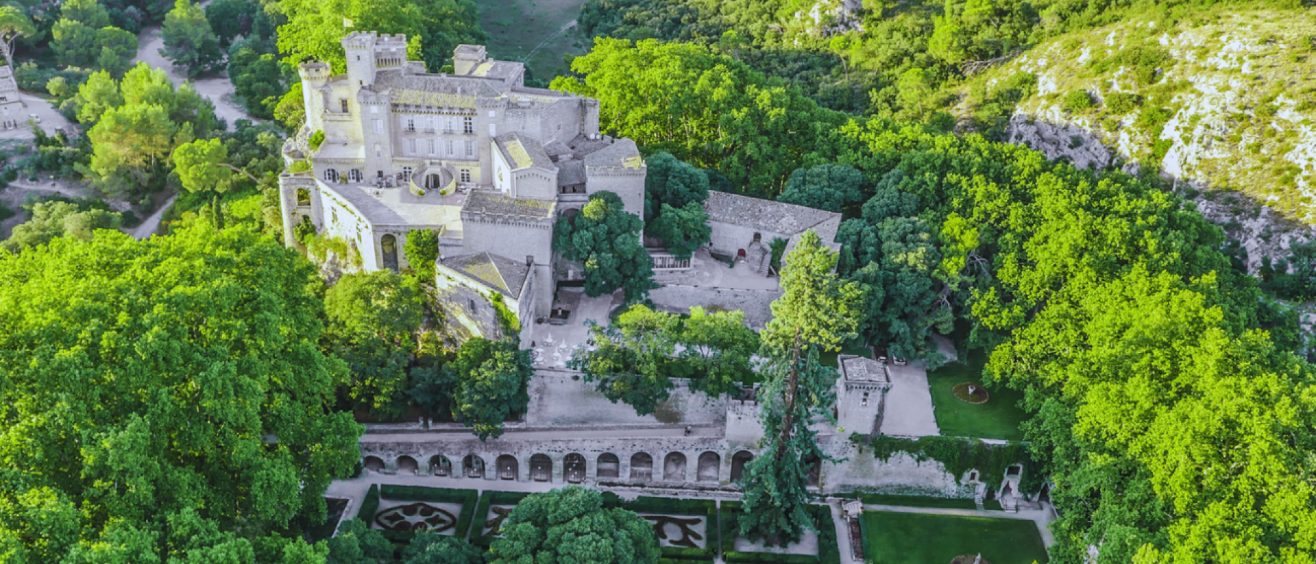 Château de La Barben - Rocher Mistral