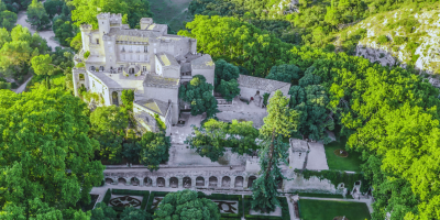 Château de La Barben - Rocher Mistral