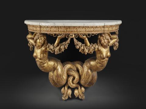 Console en bois orné de sirènes entrelacées, France, époque Louis XIV, vers 1680-1700. Bois doré et sculpté, marbre blanc veiné  © Fine Arts Paris