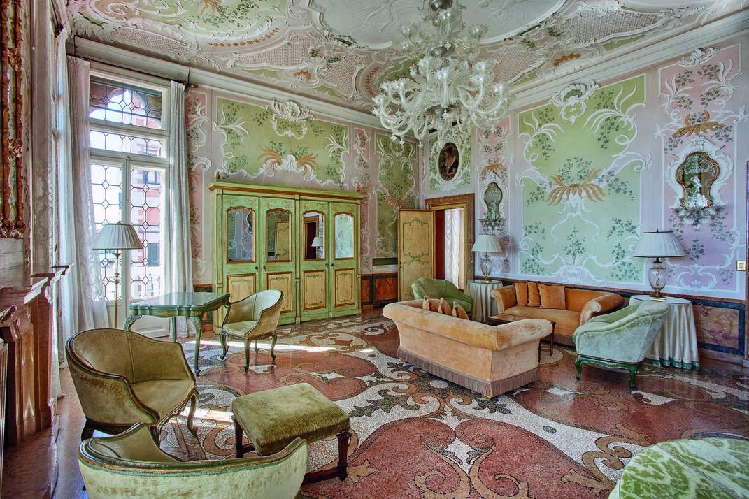 Découverte du mobilier de l’hôtel Bauer Palazzo
